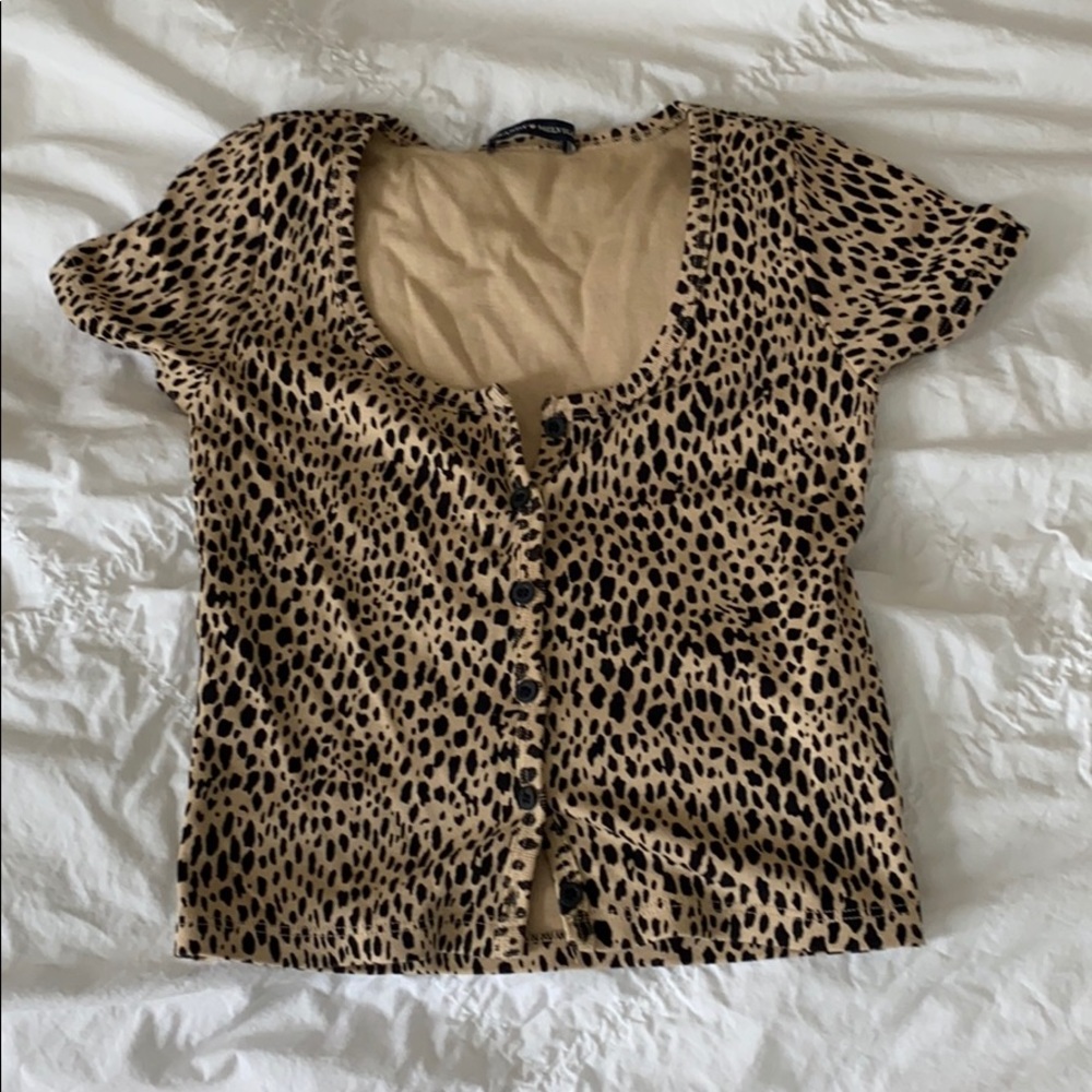 rare nwot zelly leapord top